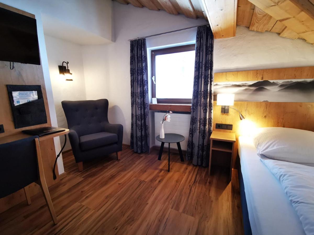 Gasthof & Hotel Zur Post Wallgau Exterior foto