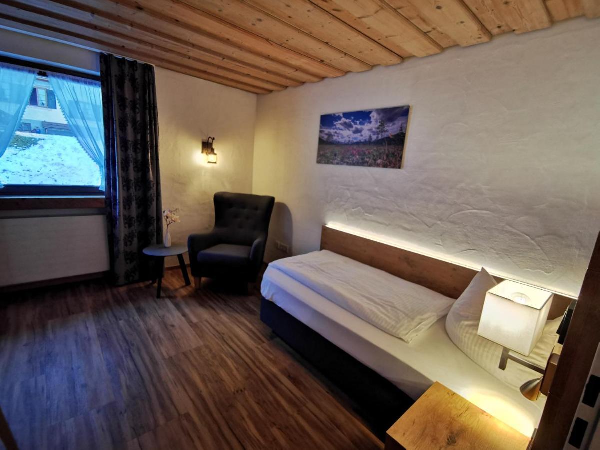 Gasthof & Hotel Zur Post Wallgau Exterior foto