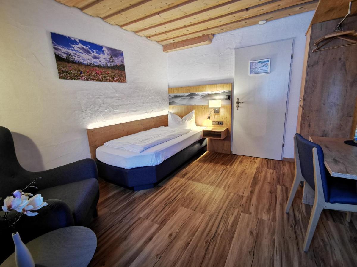 Gasthof & Hotel Zur Post Wallgau Exterior foto