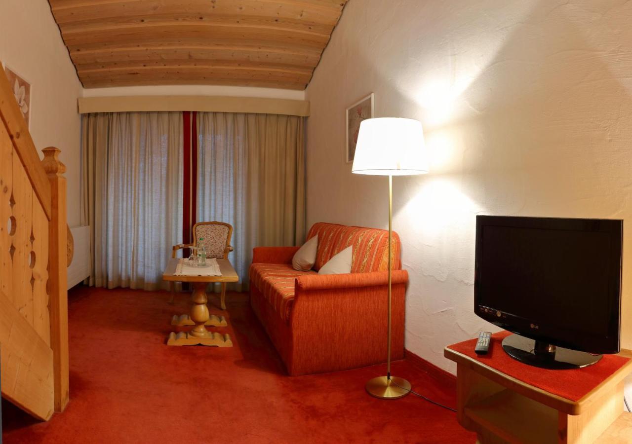 Gasthof & Hotel Zur Post Wallgau Exterior foto