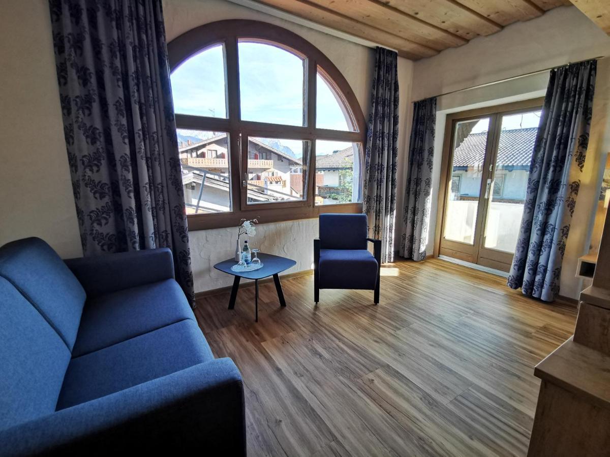 Gasthof & Hotel Zur Post Wallgau Exterior foto