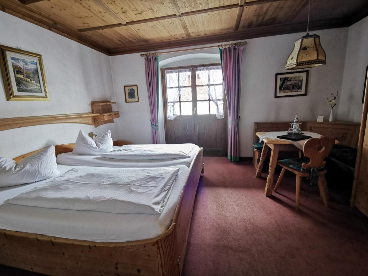 Gasthof & Hotel Zur Post Wallgau Exterior foto