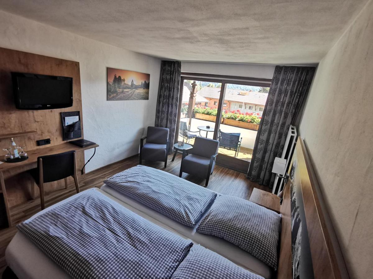 Gasthof & Hotel Zur Post Wallgau Exterior foto