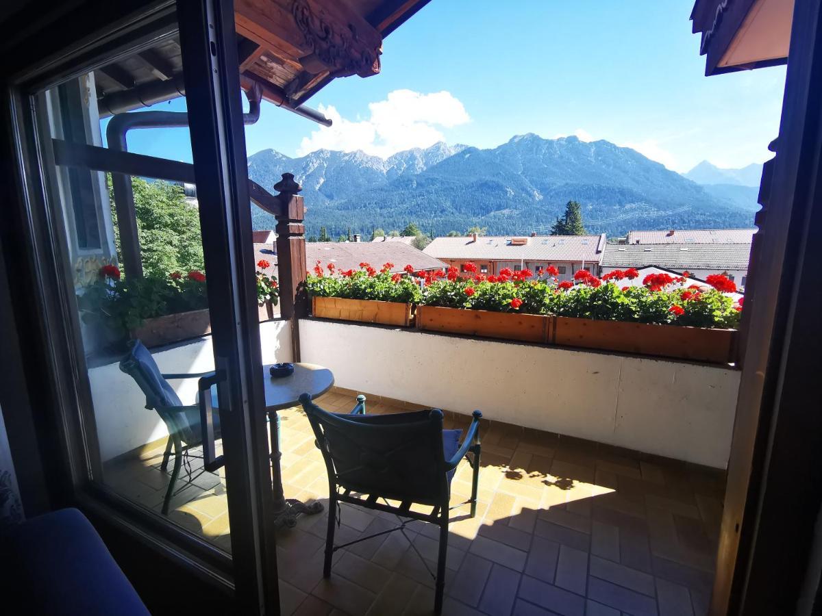 Gasthof & Hotel Zur Post Wallgau Exterior foto