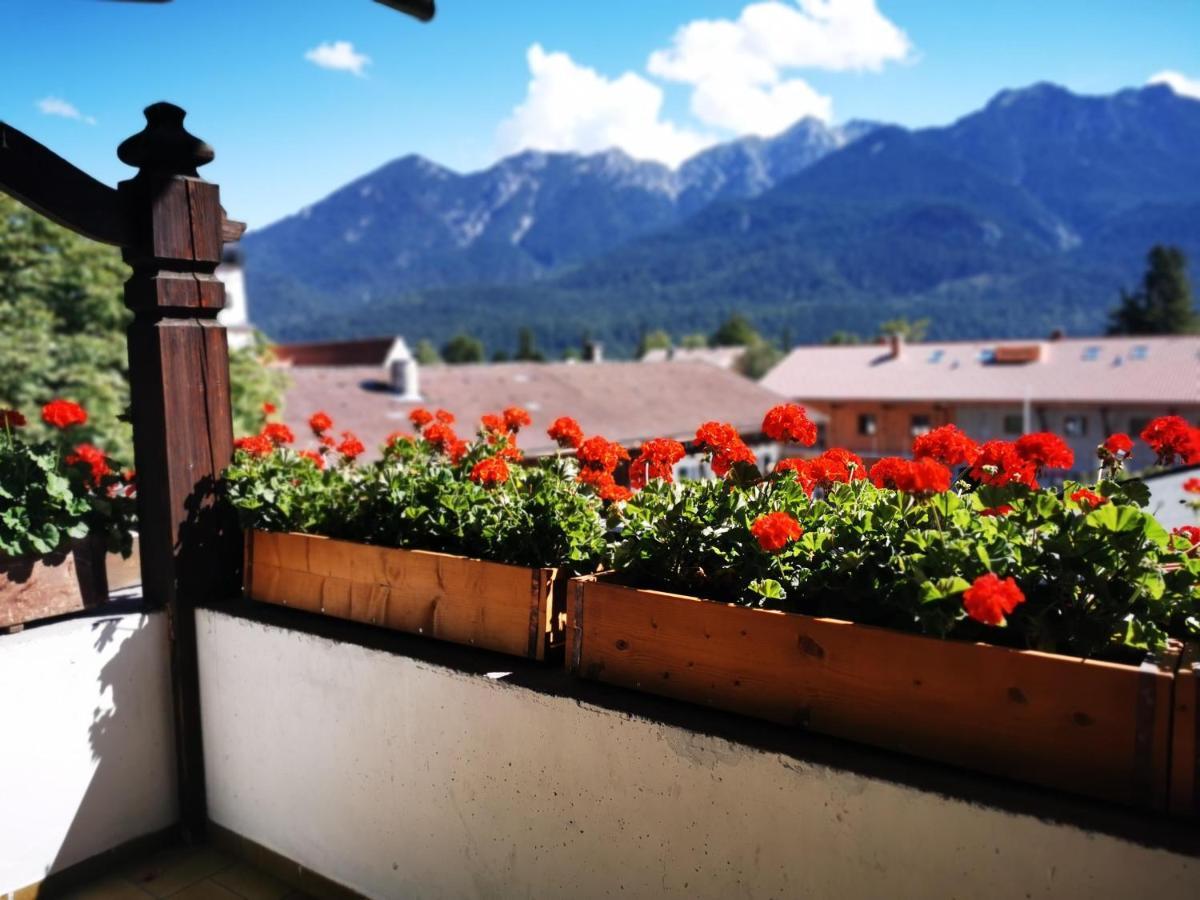 Gasthof & Hotel Zur Post Wallgau Exterior foto